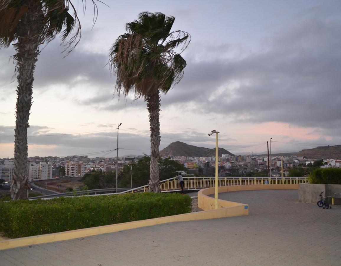 Delux Appartment Praia Bagian luar foto
