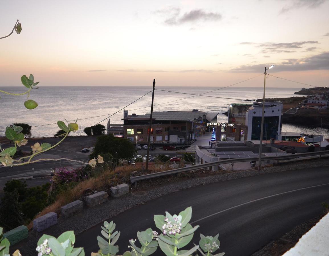 Delux Appartment Praia Bagian luar foto