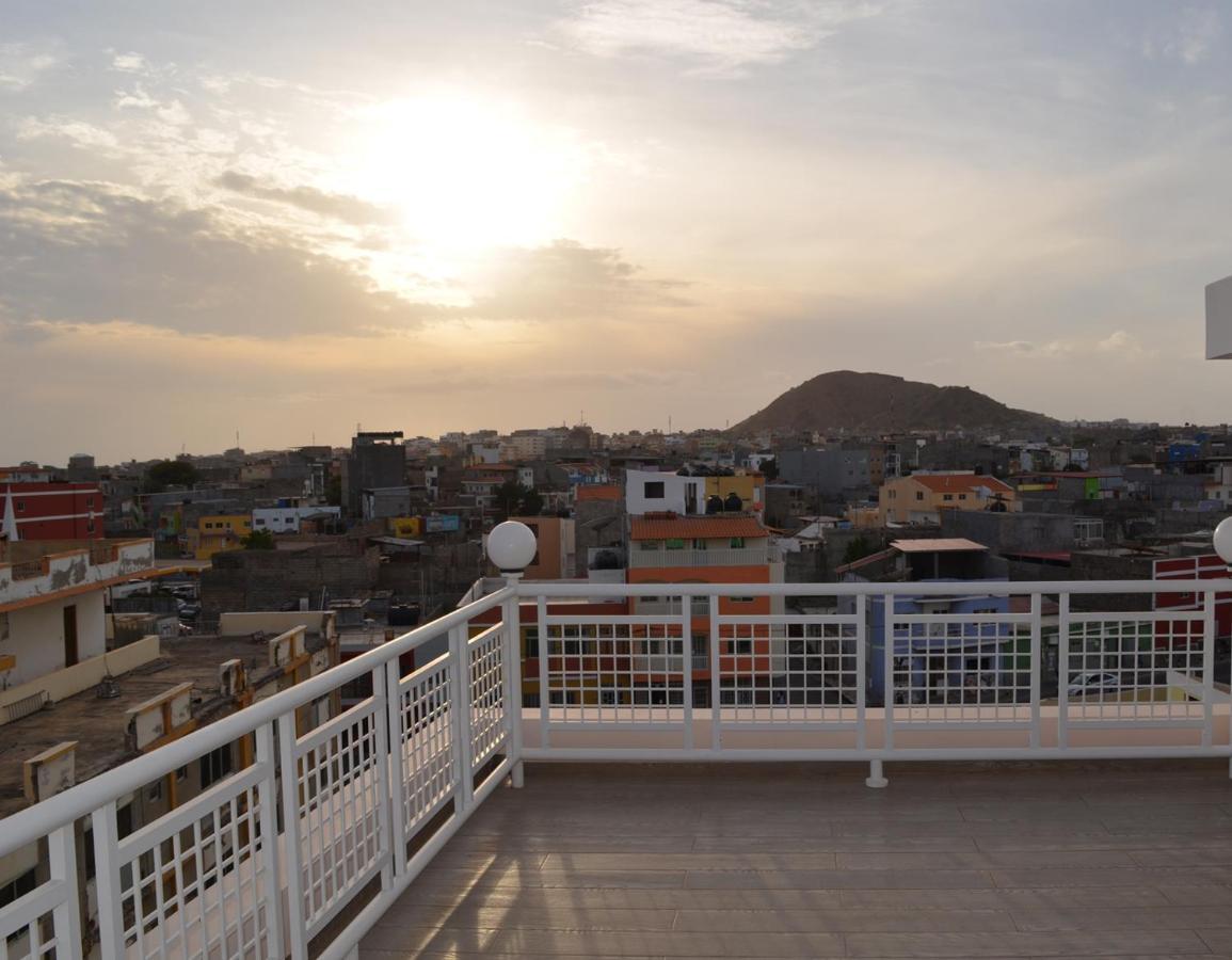 Delux Appartment Praia Bagian luar foto