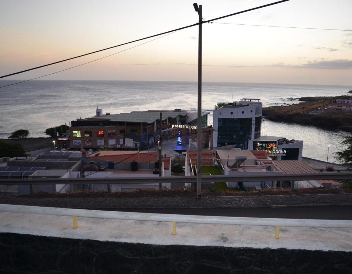 Delux Appartment Praia Bagian luar foto